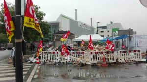 Blocage du centre de traitement et d'incinération des déchets à Ivry-sur-Seine : le piquet de grève le 3 juin